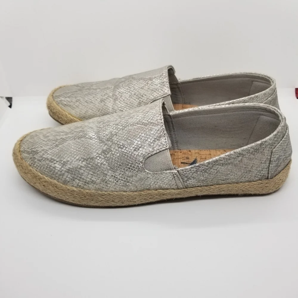 Seven7 Cape Azul espadrille platinum snake print loafer size 11
